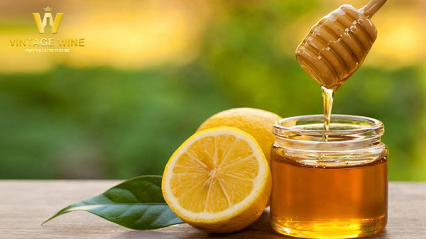 Cách giải rượu bằng mật ong và chanh