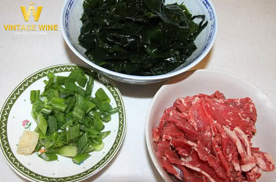 Nguyên liệu nấu canh rong biển thịt bò