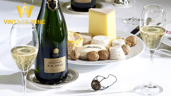 Rượu Champagne được đặt tên theo khu vực Champagne