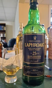 Rượu Laphroaig 25 Năm