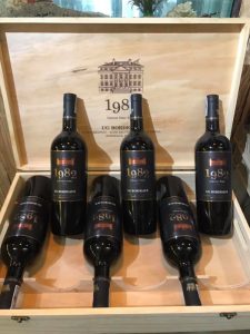 Rượu vang 1982 UG Bordeaux giá bao nhiêu?