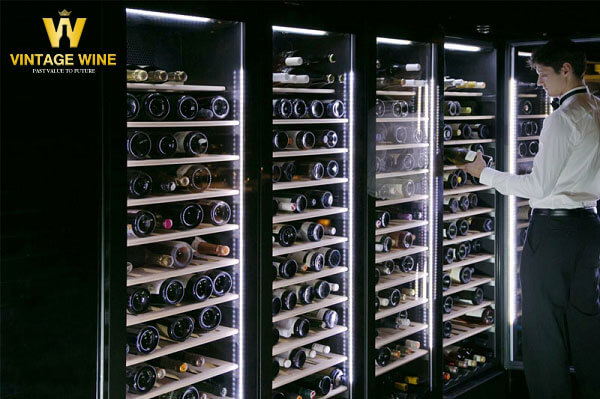 Bảo quản rượu vang đã mở bằng tủ bảo quản chuyên dụng
