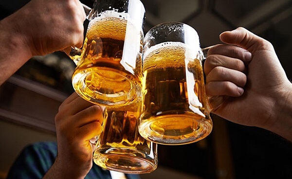 7 cách uống bia không say, biết được sẽ bất tử trên bàn nhậu
