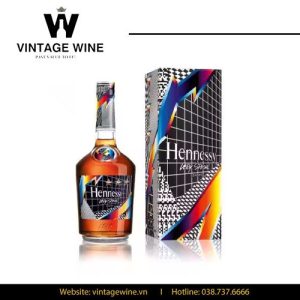 Hennessy VS Limited Edition BY FELIPE PANTONE