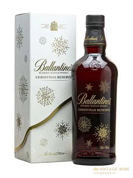 Hộp Ballantine's Christmas Reserve in bông tuyết làm quà giáng sinh cho khách hàng