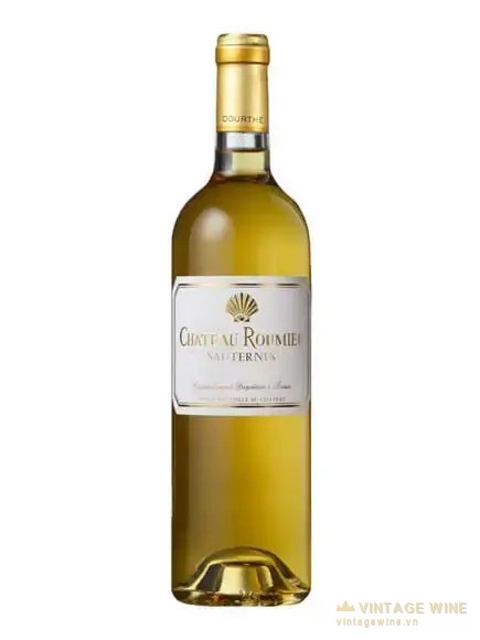 Chai vang ngọt Chateau Roumieu Sauternes màu vàng óng, nhãn trắng có hình vỏ sò vàng