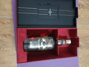 Chivas Regal 25 Years — The Legend (Thanh Lý)