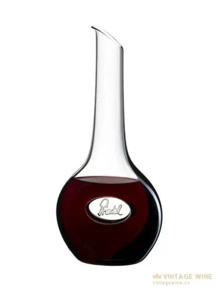Bình thở rượu vang Riedel chứa vang đỏ