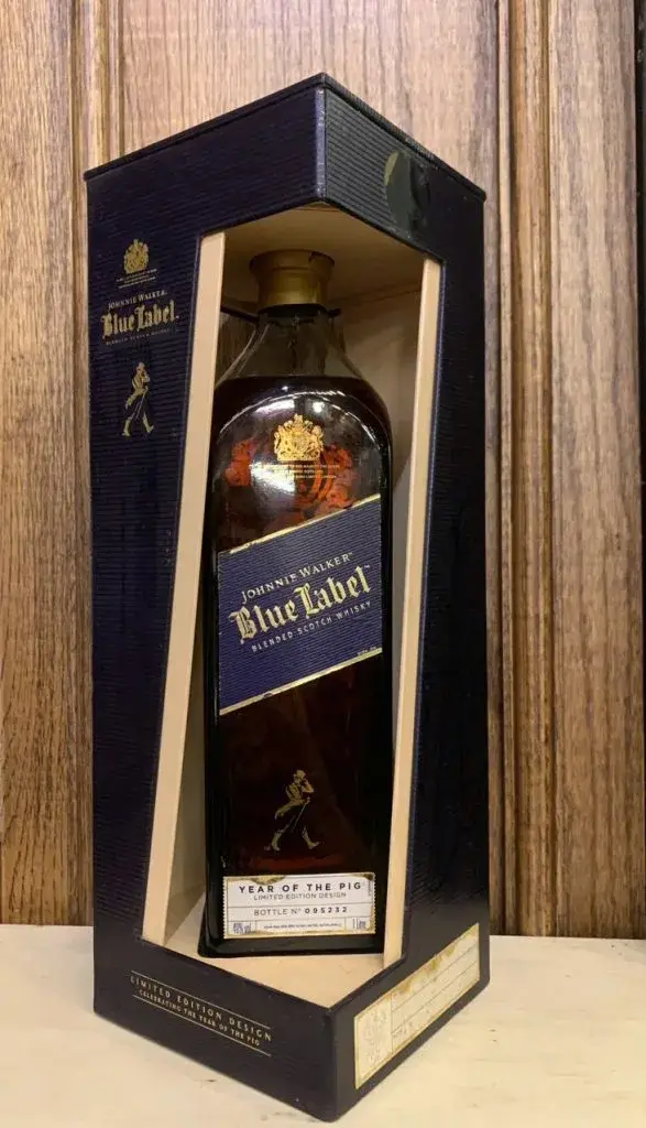 Johnnie Walker Blue Label — Year of The Pig Limited Edition 1L (Thanh Lý)