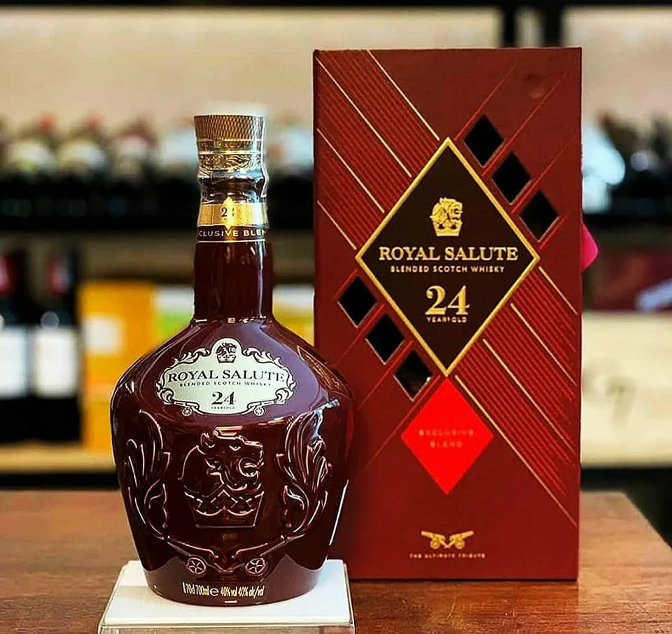 Royal Salute 24 năm – blended Scotch, Scotland, 700ml