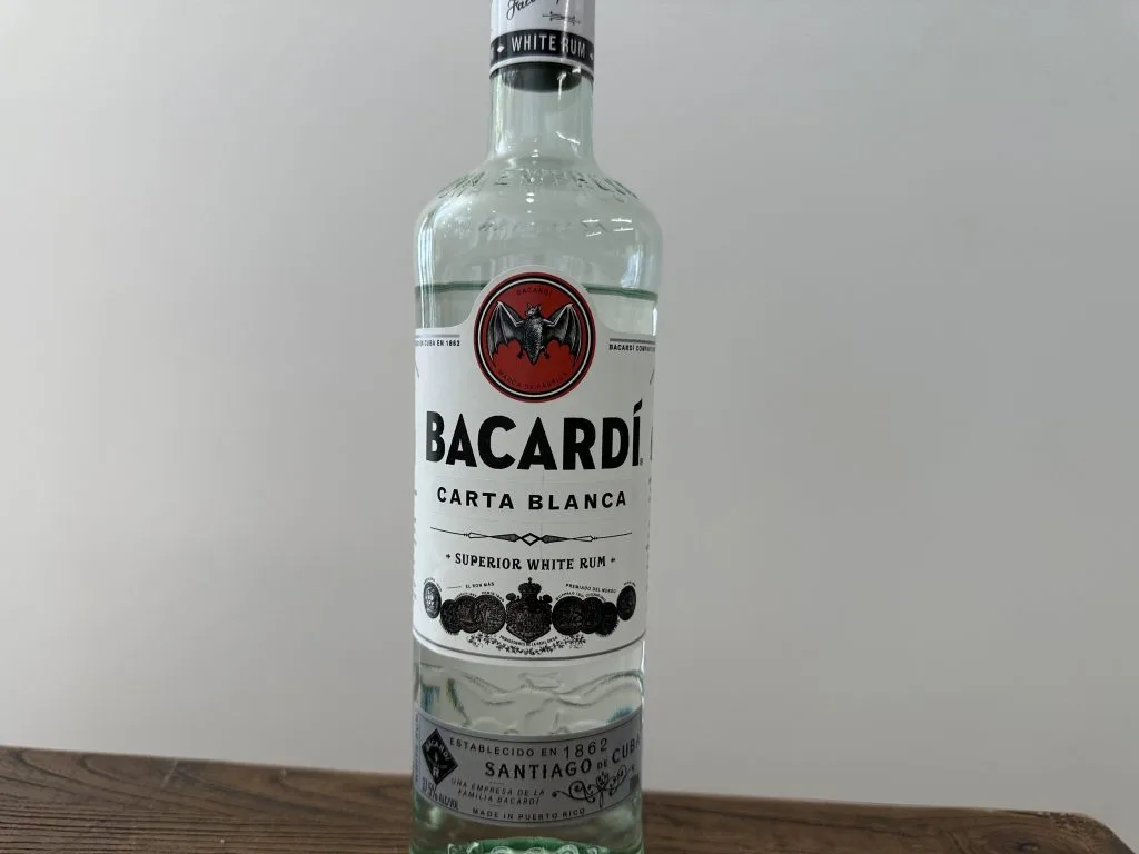 Rượu rum trắng