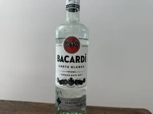Rượu rum trắng
