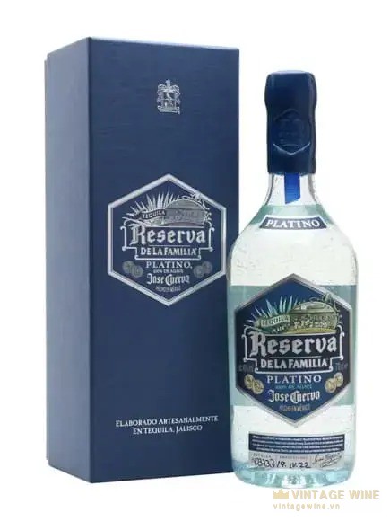 Chai Reserva de la Familia Platino trong suốt cạnh hộp xanh navy