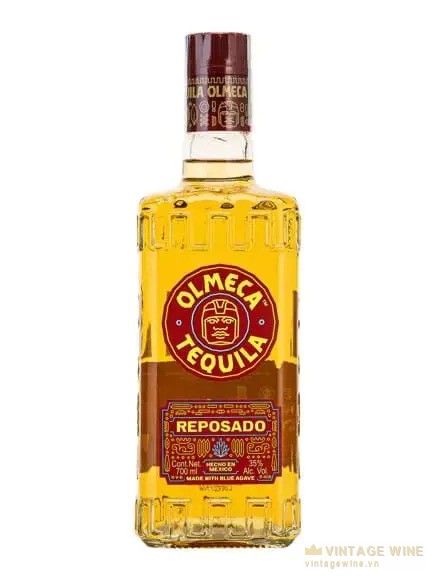 Chai tequila Olmeca Reposado vàng nhãn tròn đỏ