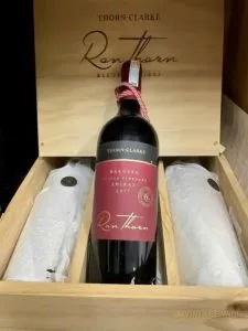 Thorn Clarke Ron Thorn Shiraz - Thùng gỗ 3 chai